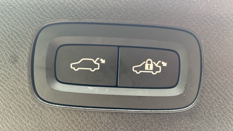 Volvo XC90 2.0 B5P Ultra Dark 5dr AWD Geartronic Petrol Estate